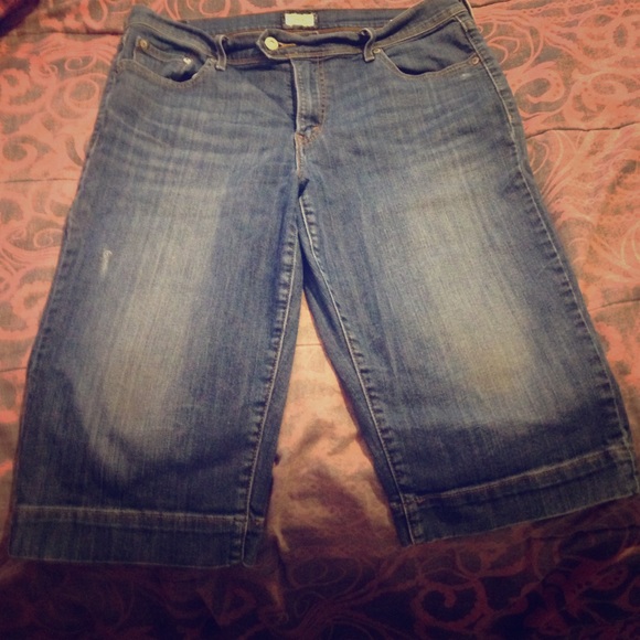 Levi's capris