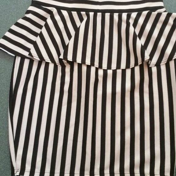 Fitted naughty secretary skirt