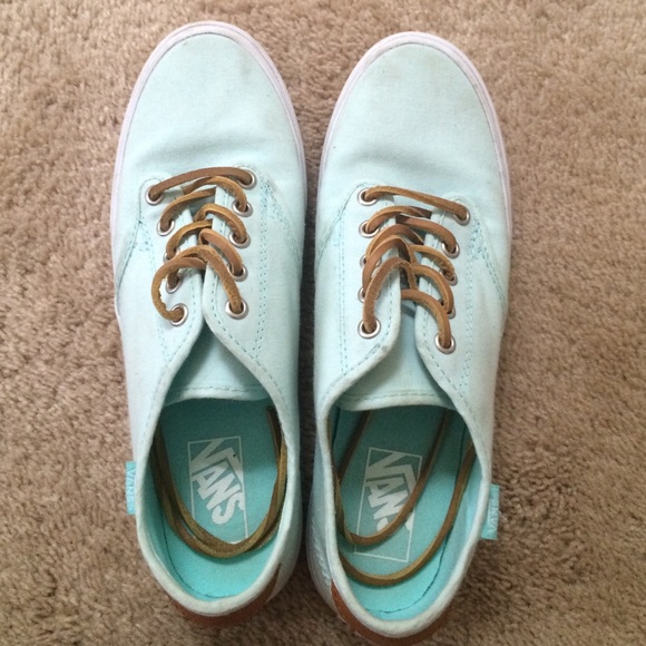 Vans - Picture 2 of 4