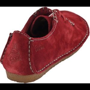 faraway field clarks red
