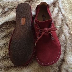 faraway field clarks red