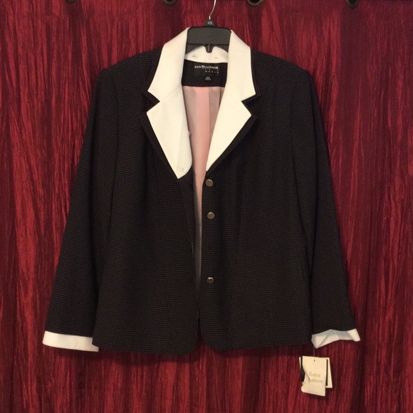 Women's Suit: Blazer Jacket & Skirt - Picture 2 of 4