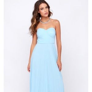 Stunning floor length blue prom dress!