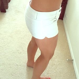 White American Eagle classic stretch shorts