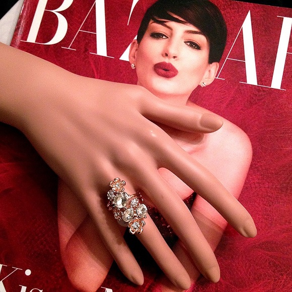Jewelry - CLOSET CLOSING - Flower Ring