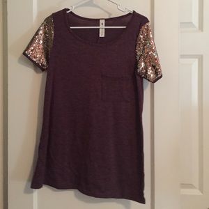 ON HOLD ❗️❗️❗️Maroon and gold sequin pocket shirt.