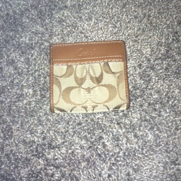 Coach wallet *sold on mer*