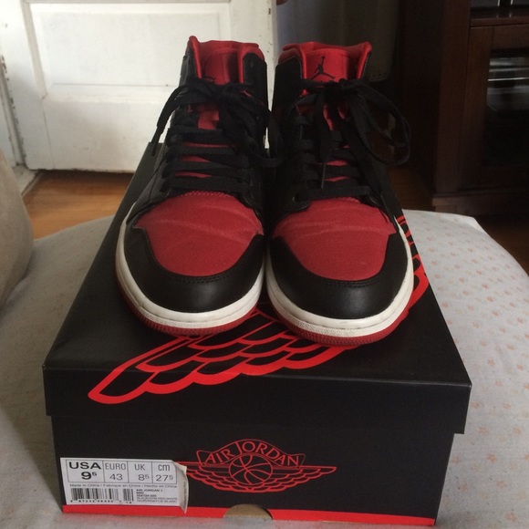Air Jordan 1 Mid Black/Gym-Red