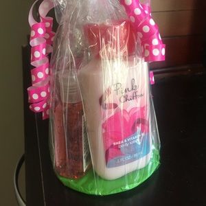 NWOT Bath and body works set