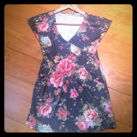 Urban Outfitters floral top with pockets