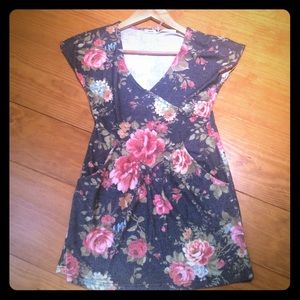 Urban Outfitters floral top with pockets