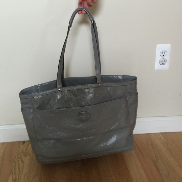 Gently used but good condition coach diaper bag.