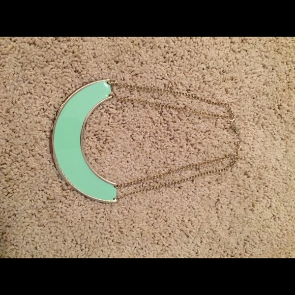 Statement necklace