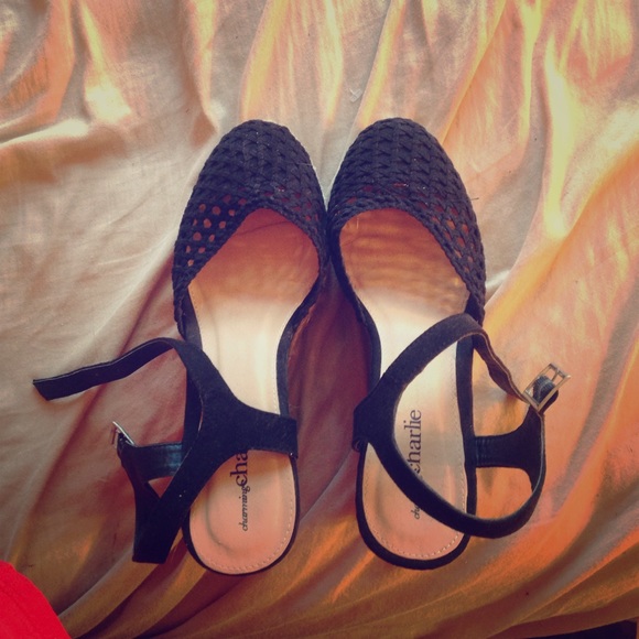 Black wedges