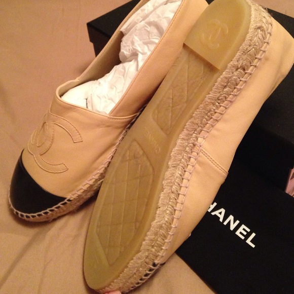 😍💯⬇️REDUCED🎉🚨Authentic Chanel Espadrilles - Picture 2 of 4