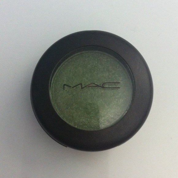 MAC "Swimming Luster" Eyeshadow