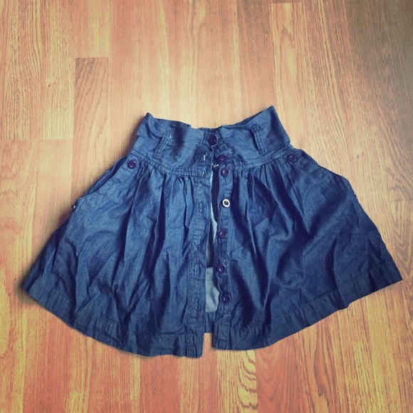 Pin up denim skirt