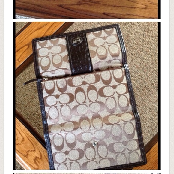 Authentic Coach Long Wallet😄 - Picture 2 of 4