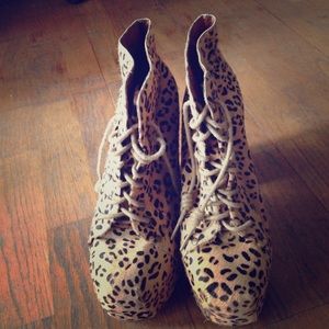 Leopard Jeffery Campbell Lita platform boots!