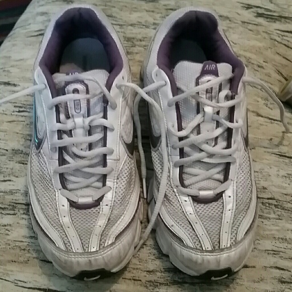 Women's Nike tri-d shoe