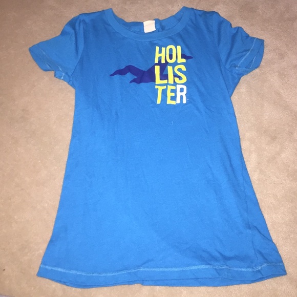 Hollister graphic tee