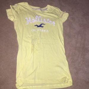 yellow Hollister graphic tee