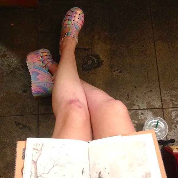 🚫 SOLD 🚫 UNIF Melt Hella Jellies - Picture 2 of 3