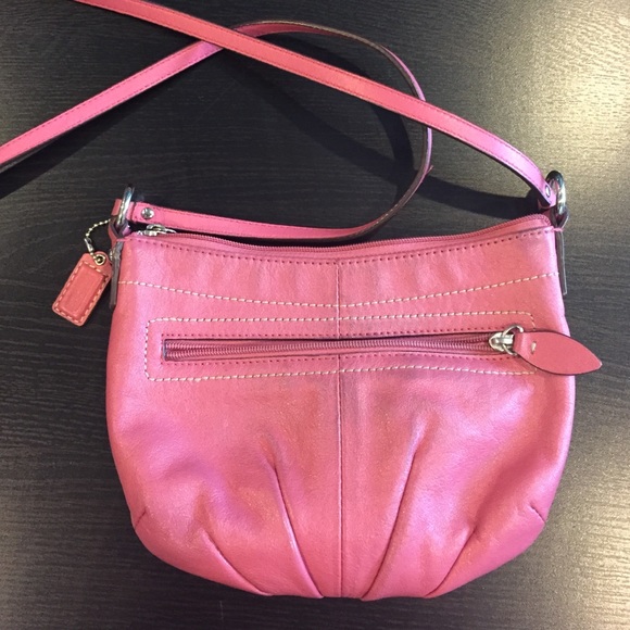 This is a pink coach Crossbody bag. - Picture 4 of 4
