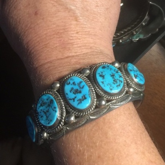 💙Navajo Turquoise Sterling Silver Cuff Bracelet - Picture 2 of 4