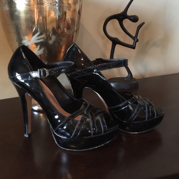 Heels - Picture 2 of 4