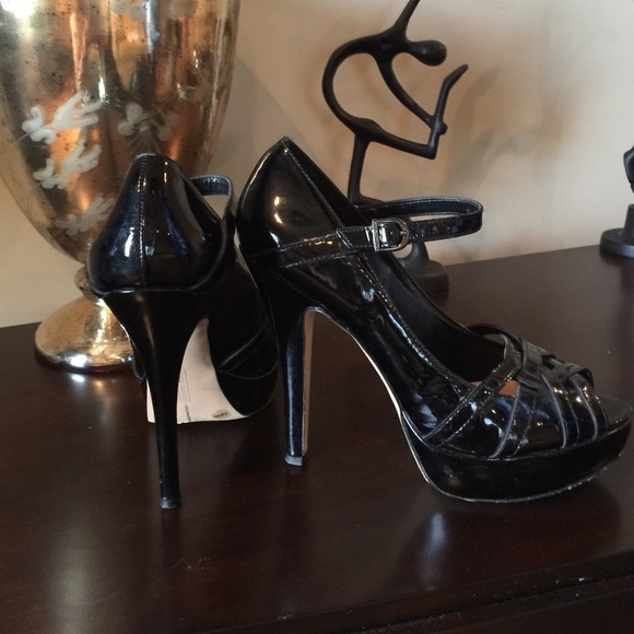 Heels - Picture 3 of 4