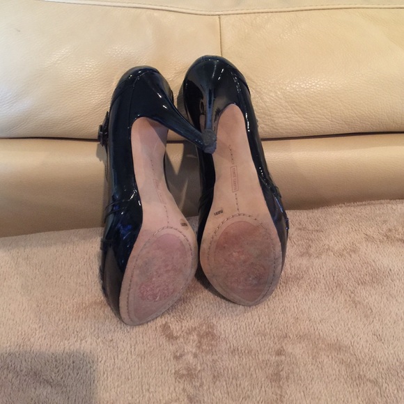 Heels - Picture 4 of 4