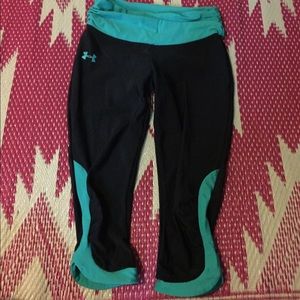 Green/Black Under Armour crop leggings