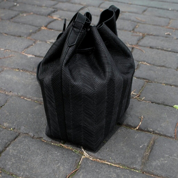 Sold!! Danielle Nicole Black Bucket Leather Bag - Picture 4 of 4