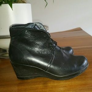 Dansko Black leather shoes