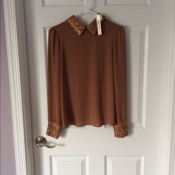 very stylish mocha colored top - Picture 1 of 2