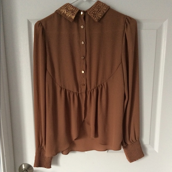 very stylish mocha colored top - Picture 2 of 2