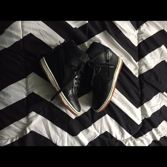 Nike Shoes - ❗️ SALE ❗️ Nike Ski high dunks