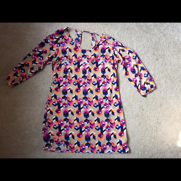 Cute loose fitting dress, new with tags - Picture 2 of 3