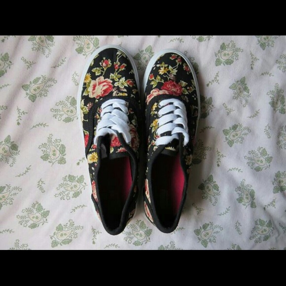 Black floral shoes
