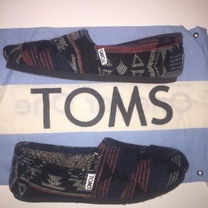 Patterned Toms