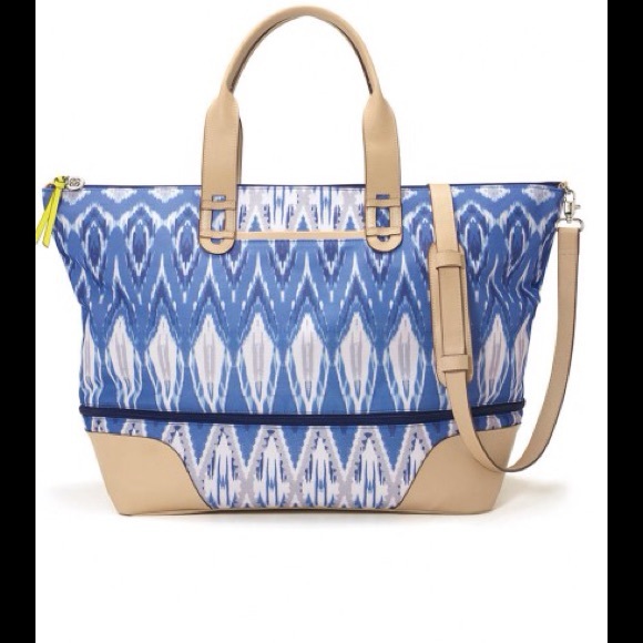 Stella & Dot Handbags - SALE:  Stella & Dot Indigo Ikat Getaway Bag