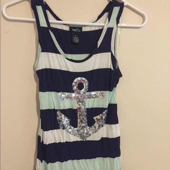Rue 21 tank