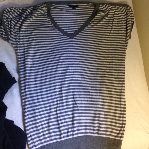 Short sleeve knit top