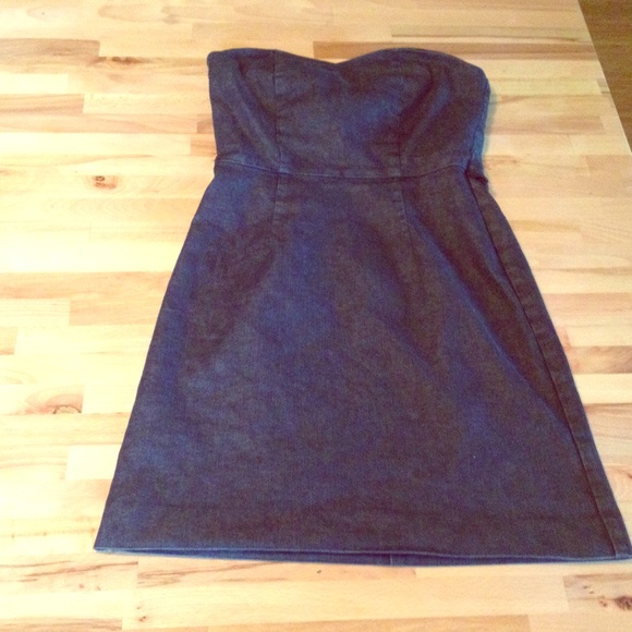 Strapless dress