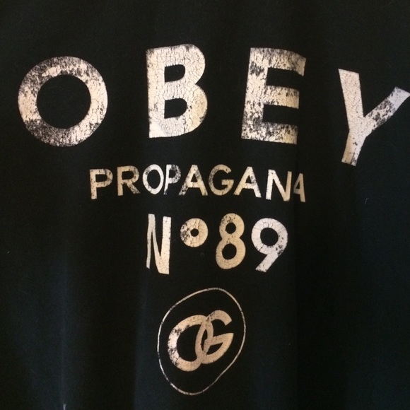 ❌SOLD IN BUNDLE❌Obey Propaganda Sweater - Picture 2 of 3
