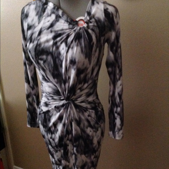 🌹HOST PICK🌹Michael Kors Classy Fitted Dress NWOT - Picture 2 of 4