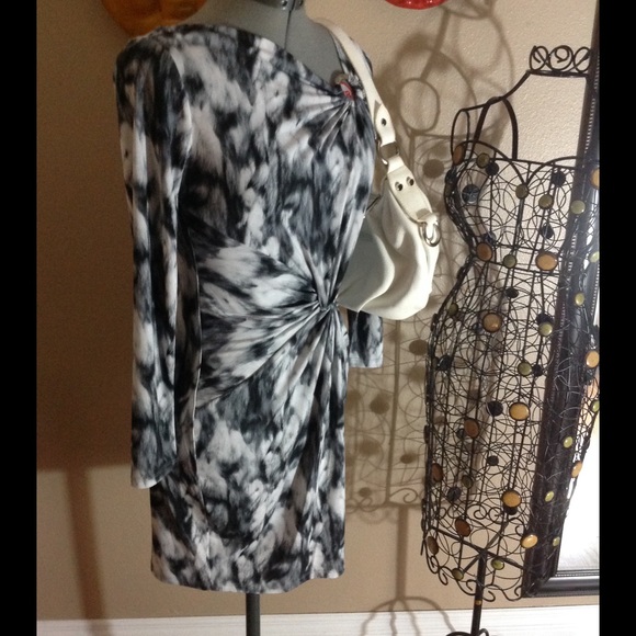 🌹HOST PICK🌹Michael Kors Classy Fitted Dress NWOT - Picture 3 of 4