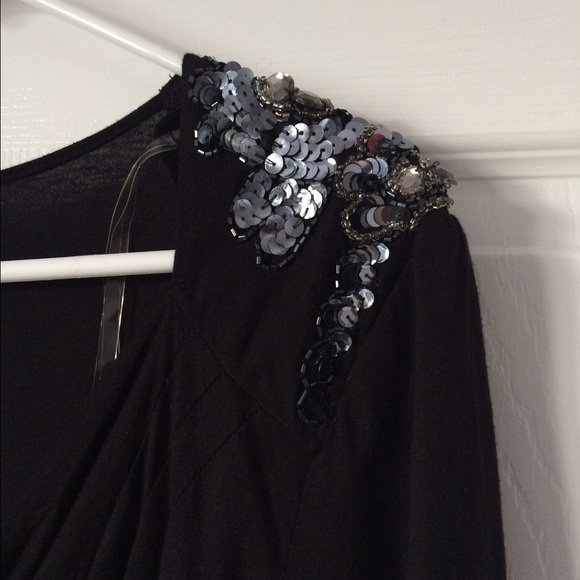 Charlotte Russe scoop neck shirt - Picture 2 of 2