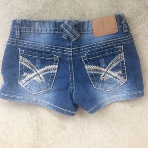 Amethyst jean shorts size 3
